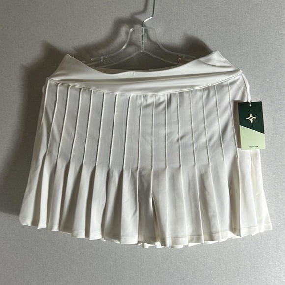 NO OFFER NEW Tuckernuck Sport white & Fresh Buds pleated sports  size XS - Picture 9 of 15